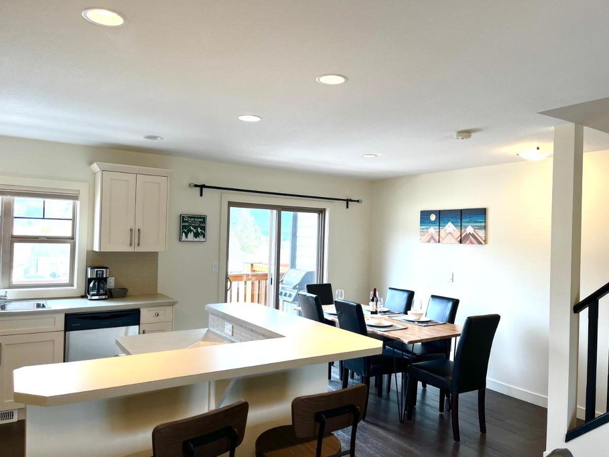 Perfect Base Invermere 3Bd Townhouse Mt Views With Garage Dış mekan fotoğraf