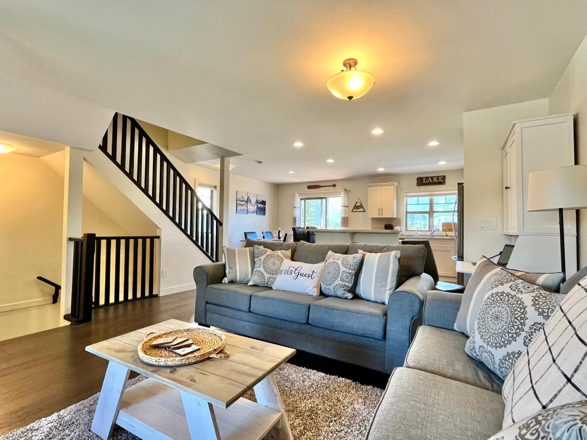 Perfect Base Invermere 3Bd Townhouse Mt Views With Garage Dış mekan fotoğraf