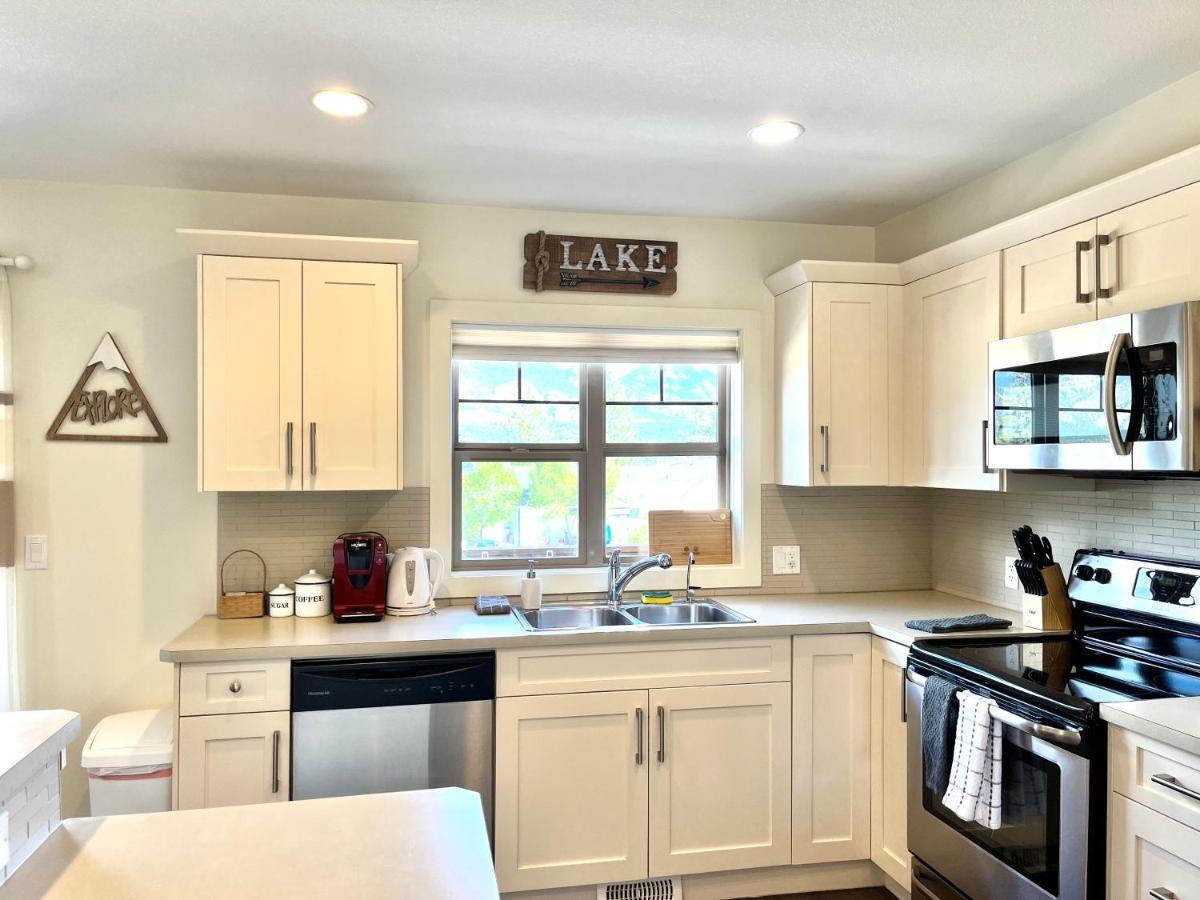 Perfect Base Invermere 3Bd Townhouse Mt Views With Garage Dış mekan fotoğraf